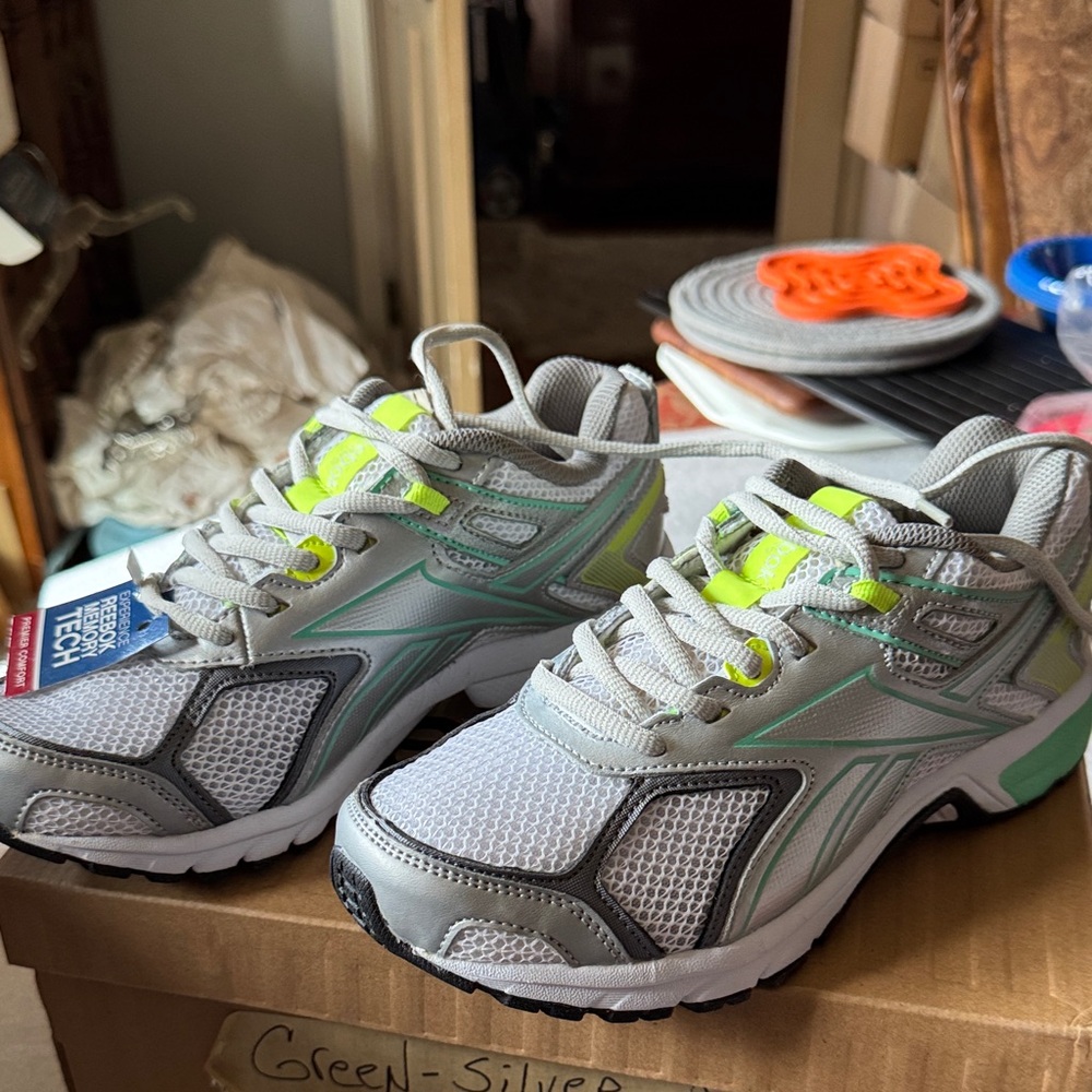 Ladies NWT REEBOK  Gray and Green Athletic Shoes